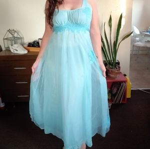 Vintage powder blue full nightgown lace applique
